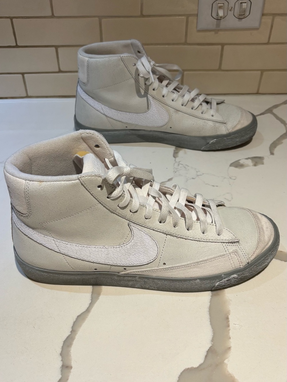Nike Blazer Mid '77 EMB All-Star Salt Flats sneakers weathered, cracked leather